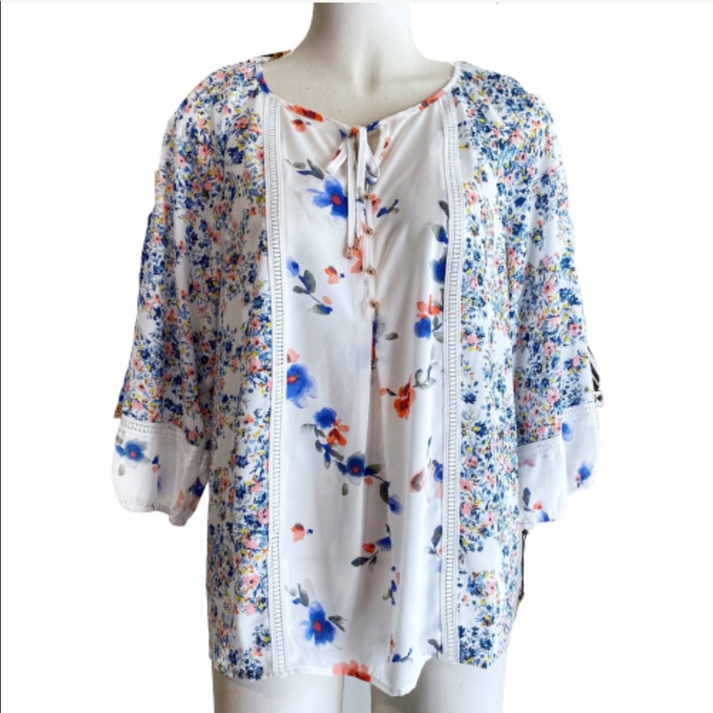 🆕 Ivanka Trump White Floral  Blouse